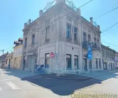 Izdaje se stan salonac 120 kvadrata centar Zemuna