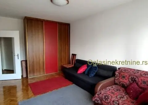 Izdajem dvosoban stan, Novi Beograd, Otona Zupančića 50 m2 - 1/8