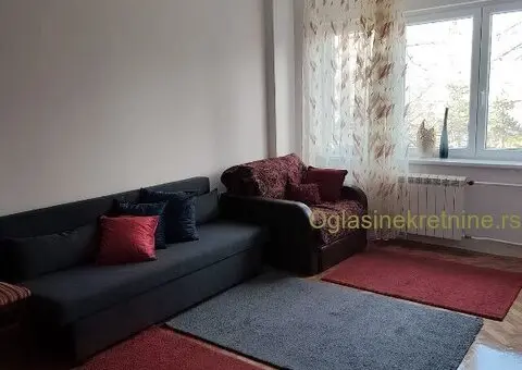 Izdajem dvosoban stan, Novi Beograd, Otona Zupančića 50 m2 - 5/8
