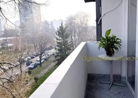 Izdajem dvosoban stan, Novi Beograd, Otona Zupančića 50 m2 - 6/8