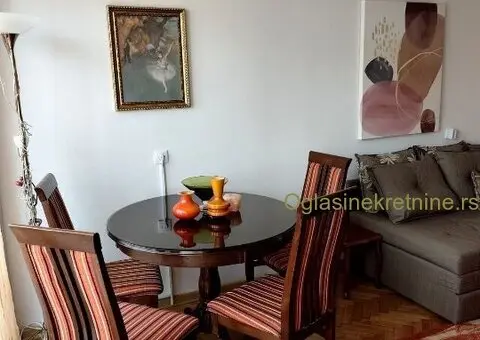 Izdajem dvosoban stan, Novi Beograd, Otona Zupančića 50 m2 - 8/8