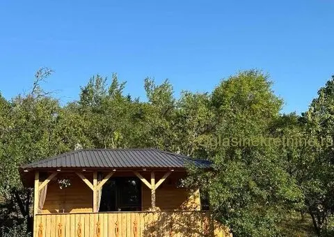 Lepa nova brvnara u Vrdniku se izdaje na dan ili vise - 9/10