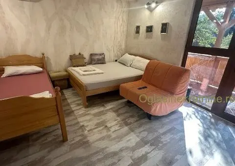 Lepa nova brvnara u Vrdniku se izdaje na dan ili vise - 10/10