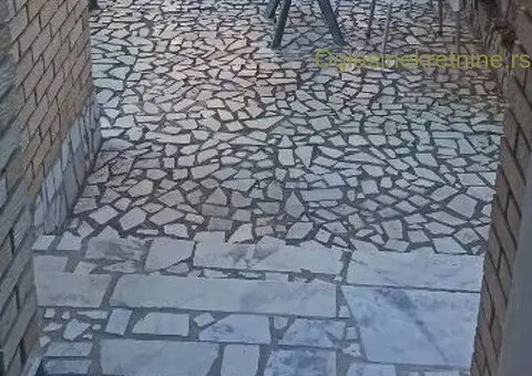 🏠 Prodaje se kuća od 241m² (bruto) i hala 80m² (bruto) - 7/15