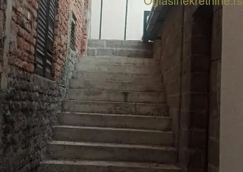 🏠 Prodaje se kuća od 241m² (bruto) i hala 80m² (bruto) - 13/15