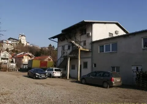 Prodajem / izdajem poslovni objekat sa halom ul. Vinogradska - 1/12