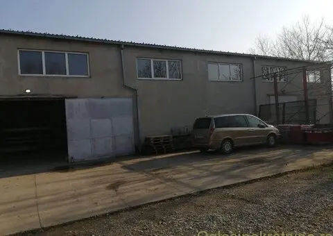 Prodajem / izdajem poslovni objekat sa halom ul. Vinogradska - 6/12