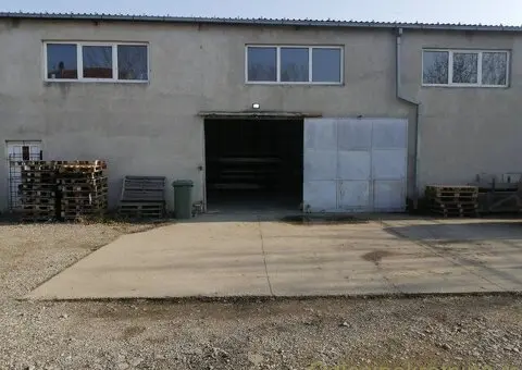 Prodajem / izdajem poslovni objekat sa halom ul. Vinogradska - 7/12