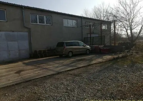 Prodajem / izdajem poslovni objekat sa halom ul. Vinogradska - 10/12