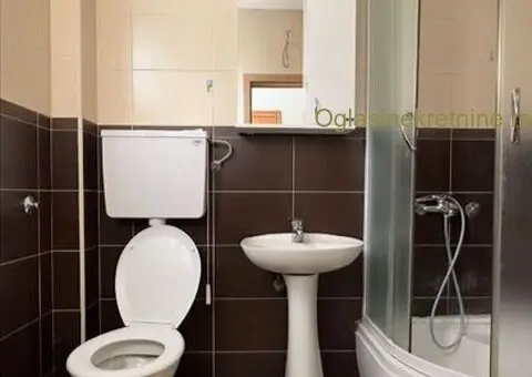 Denkova bašta, novogradnja, odličan - 8/10