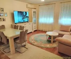 Prodajem troiposoban stan ili menjam za dvoiposoban