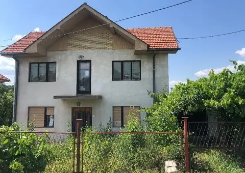 Kuća na Lubničkom brdu u Zaječaru - 1/13