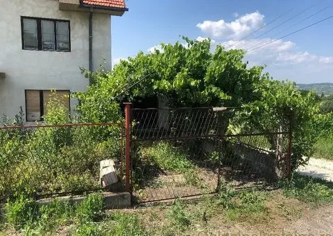 Kuća na Lubničkom brdu u Zaječaru - 4/13