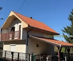 Porodična kuća sa velikim placem i kompletnom infrastrukturom