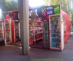 Izdaje se 25 kvadrata kiosk lokal centar Zemuna kod robne kuće