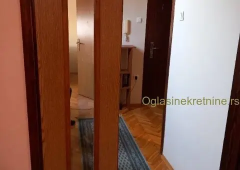 Izdajem stan u Borči (Drinske Divizije) - 1/8