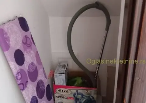 Izdajem stan u Borči (Drinske Divizije) - 3/8