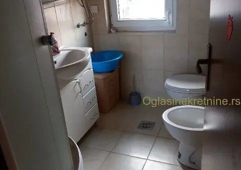 Izdajem stan u Borči (Drinske Divizije) - 4/8