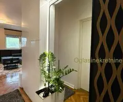 DIREKTNO OD VLASNIKA – 48m²,  Novi Sad, Grbavica, kompletno namešten, CG, ostava – odmah useljiv!