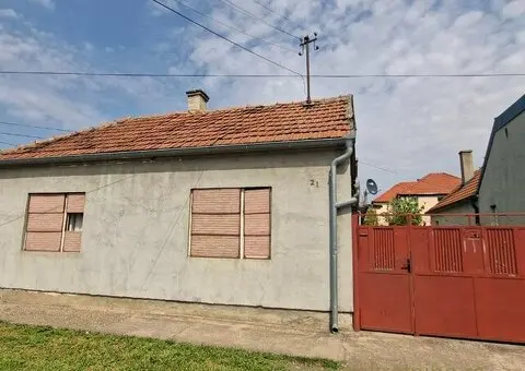 Kuća sa potencijalom - 1/7