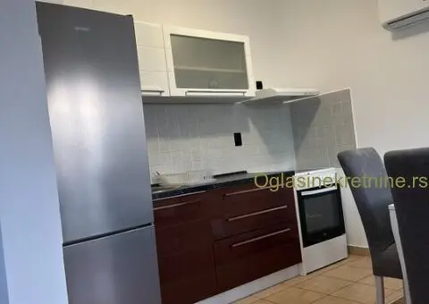 Stan sa galerijom u Novom Sad - 8/14