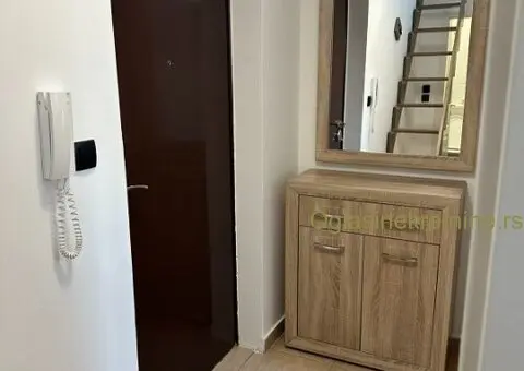 Stan sa galerijom u Novom Sad - 13/14