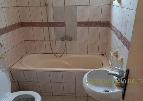 Stan kod železničke stanice - 3/4