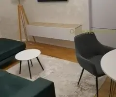 Dvosoban stan,Stari grad-Politika