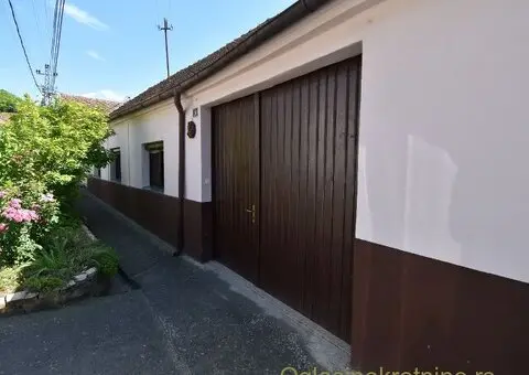 Kuća u Sremskim Karlovcima - 1/3
