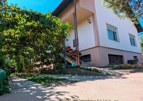 Porodična kuća 230 m² + pomoćni objekat 240 m² – idealno i za posao! - 2/15