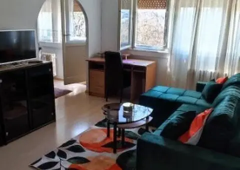 Prijatan i miran, novonamešten dvosoban stan na Miljakovcu - 1/9