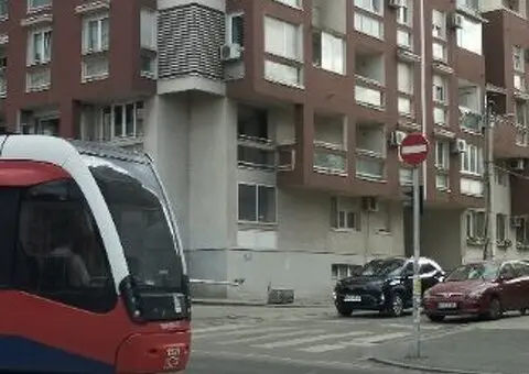 Trosoban stan na Voždovcu - 3/15