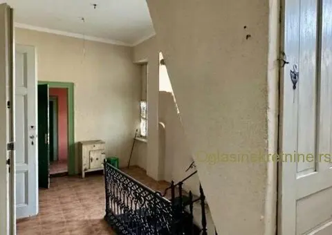 Prodaje se ceo sprat-vise stanova u centru Sombora - 2/6