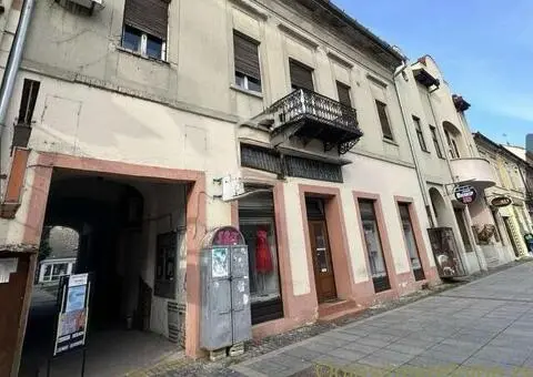 Prodaje se ceo sprat-vise stanova u centru Sombora - 4/6