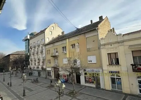 Prodaje se ceo sprat-vise stanova u centru Sombora - 5/6