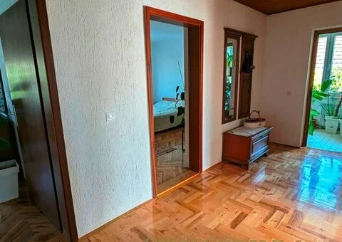 Porodična kuća 230 m² + pomoćni objekat 240 m² – idealno i za posao! - 13/15